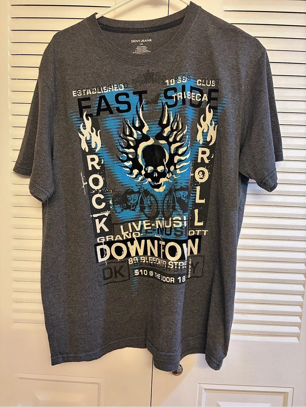 DKNY Graphic T-Shirt Graphic Short Sleeve Tee Gray Large
